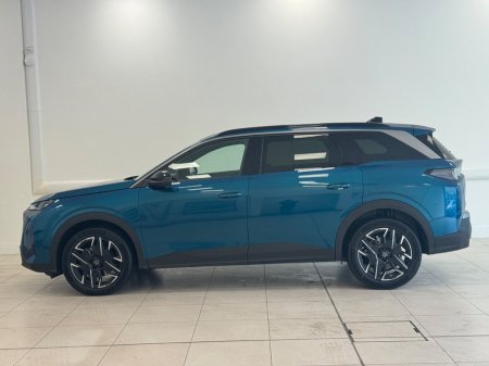 2025 Peugeot 5008 1.2 Hybrid 136bhp E-DCS6 Allure €49,950