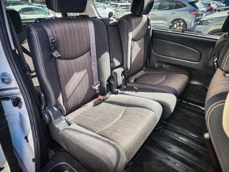 2015 Nissan Serena - thumbnail 23