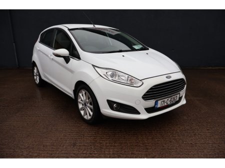 2017 Ford Fiesta - view 3