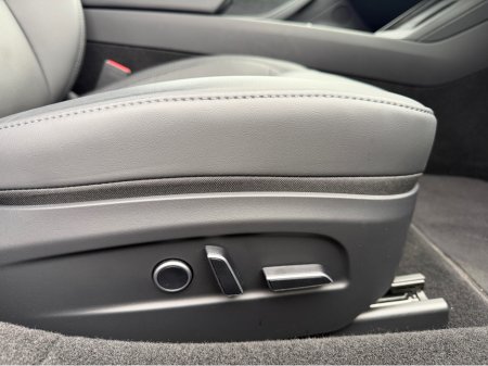 2025 Tesla Model 3 - thumbnail 22