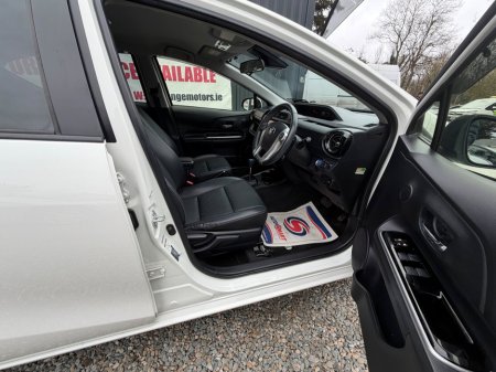 2017 Toyota Aqua - thumbnail 10