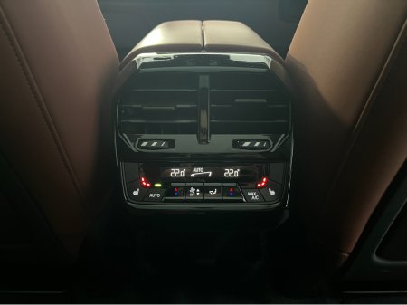 2022 BMW iX - thumbnail 15