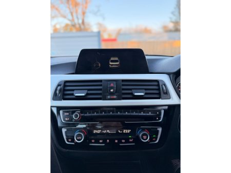 2017 BMW 3 Series - thumbnail 47