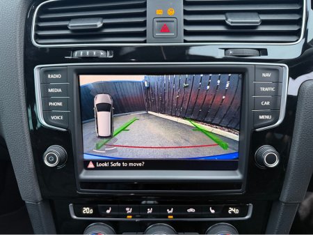 2016 Volkswagen Golf R VARIANT ABA-AUCJXF €24,995 thumbnail