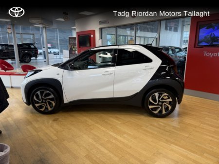 2025 Toyota Aygo X DESIGN (WHITE) * SHOWROOM PRE REG MODEL* NO MILEAGE * €22,950