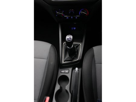 2019 Hyundai i20 1.2 ACTIVE DELUXE 5DR HATCHBACK  //  ONLY 43,869 KM //  STUNNING CAR FINISHED IN SILVER // BUY WITH CONFIDENCE AA AND SIMI APPROVED DEALER 2026 // FINANCE ARRANGED // ALL TRADE €14,950 thumbnail