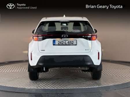 2024 Toyota Yaris Cross HYBRID LUNA €28,950 thumbnail