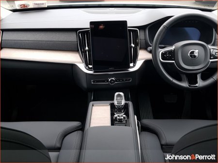 2025 Volvo XC90 - thumbnail 2