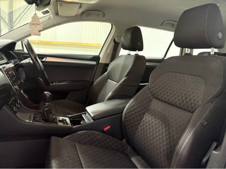 2020 Skoda Superb STYLE ESTATE 2.0 TDI 150HP 4DR €14,950 thumbnail