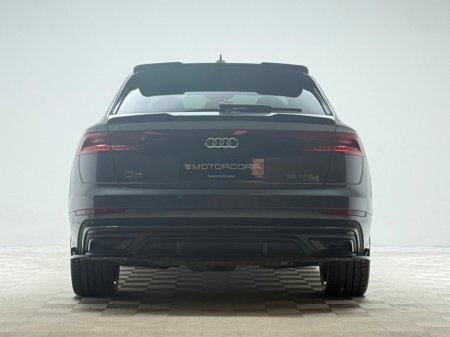 2023 Audi Q8 55 TFSI E S LINE BLACK ED 381HP QUATTRO €75,990 thumbnail
