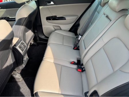 2020 Kia Sportage - thumbnail 17