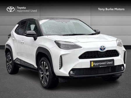 2024 Toyota Yaris Cross - LunaSport - 1.5 Hybrid - Automatic - 1 Free Service Included - EUR 180 Tax // Remote Central Locking // Front Electric Windows // Rear Electric Windows // Electric Mirrors // Finger Tip Stereo Contr