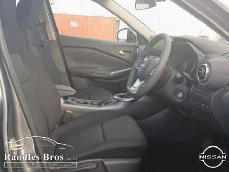 2025 Nissan Juke - thumbnail 9