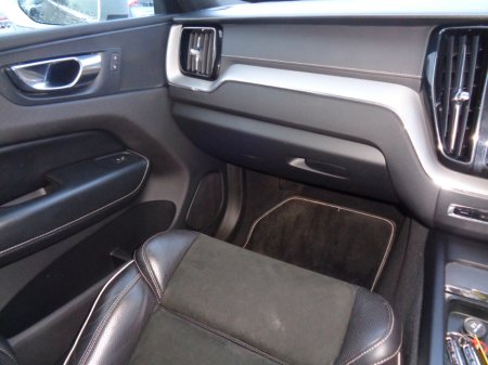 2018 Volvo XC60 - thumbnail 14