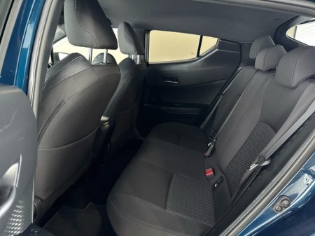 2023 Toyota C-HR Sport Hybrid €29,950 thumbnail