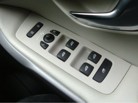 2015 Volvo V40 1.6 D2 SE ** FSH (Volvo ) ** 1 Owner  ** €11,745 thumbnail