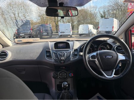 2017 Ford Fiesta - thumbnail 9