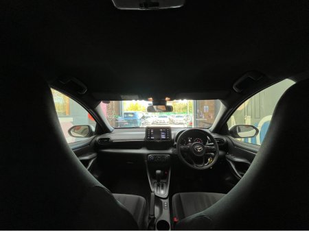 2022 Toyota Yaris - thumbnail 11