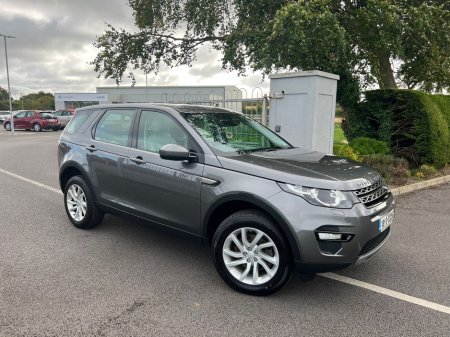 2018 Land Rover Discovery - view 3