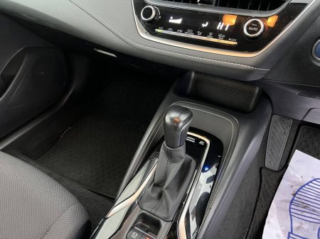 2020 Toyota Corolla 1.8 HYBRID // REVERSE CAMERA // SERVICE HISTORY // DIGITAL CLIMATE CONTROL €18,900 thumbnail