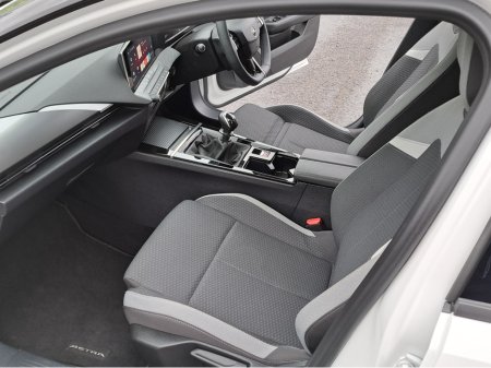 2025 Opel Astra ELEGANCE 1.2TURBO 110BHP **REVERSING CAMERA** €29,950 thumbnail