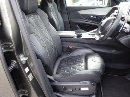 2019 Peugeot 3008 - thumbnail 5