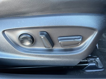 2019 Toyota Camry WS HYBRID AUTOMATIC 2.5 PETROL //KEYLESS ENTRY//ADAPTIVE CRUISE CONTROL//LEATHER SEATS// €24,950 thumbnail