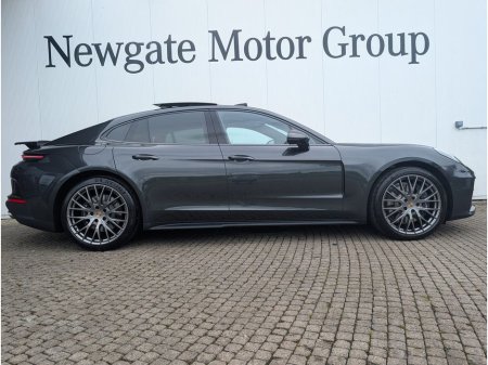 2025 Porsche Panamera Hybrid 4 - 4+1 Adaptive Cruise Control *ARRIVING SOON* €129,888 thumbnail