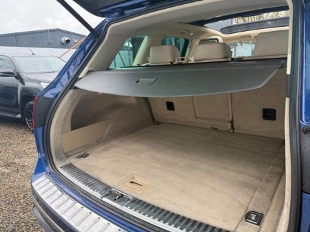 2018 Volkswagen Touareg - thumbnail 25