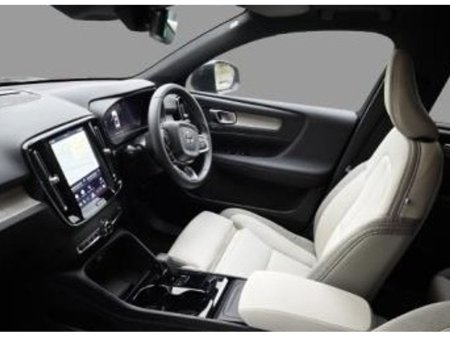 2025 Volvo EX40 - thumbnail 3