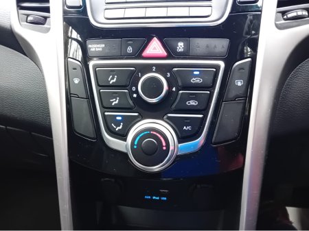 2015 Hyundai i30 - thumbnail 18