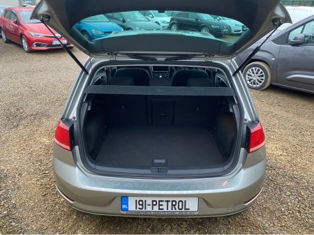 2019 Volkswagen Golf 1.2 tsi comfortline tech edition €19,950 thumbnail