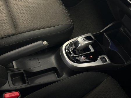 2018 Honda Fit TOUCHSCREEN DISPLAY**MEDIA CONNECTIVITY**KEYLESS START**REVERSE CAMERA**PARKING SENSORS**CRUISE CONTROL**SEMI DIGITAL DASH**LANE ASSIST**EMERGENCY BRAKE ASSIST**AIR CONDITIONING**ELECTRIC WINDOWS** €11,995 thumbnail