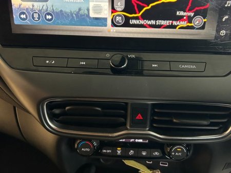 2025 Nissan Juke - thumbnail 15