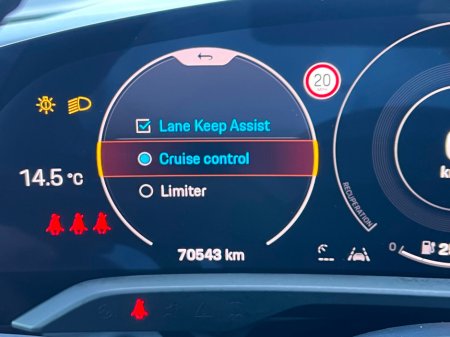 2022 Porsche Taycan 4S Cross Turismo 93kWh €61,995 thumbnail