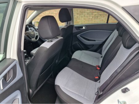 2015 Hyundai i20 - thumbnail 12