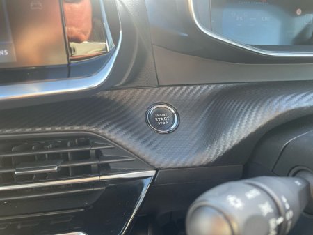 2021 Peugeot 2008 1.5 BlueHDI 110bhp Allure €19,975 thumbnail