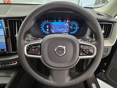 2025 Volvo XC60 - thumbnail 12