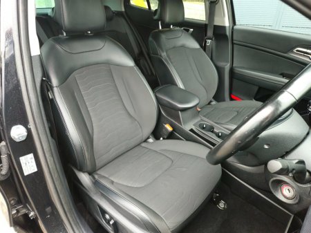 2022 Kia Sportage 1.6 CRDi SCR Diesel 115 hp K2 6MT €27,000 thumbnail