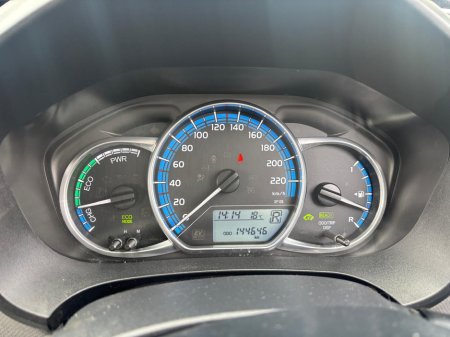 2016 Toyota Yaris - thumbnail 10