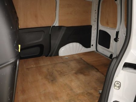 2022 Peugeot Partner - thumbnail 15