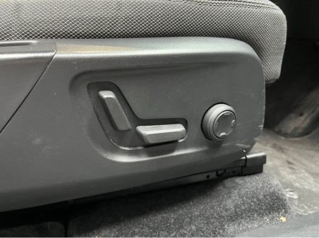 2022 Volvo XC40 - thumbnail 13