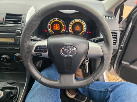 2012 Toyota Corolla - thumbnail 8