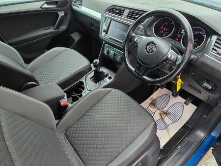 2017 Volkswagen Tiguan 2.0 TDI 150HP BMT Comfortline €18,950 thumbnail