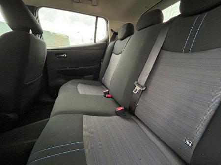 2022 Nissan Leaf - thumbnail 6