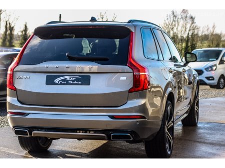 2021 Volvo XC90 RECHARGE PHEV T8 (390hp) R-Design AWD €49,995 thumbnail