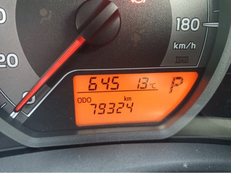 2018 Toyota Yaris - thumbnail 25