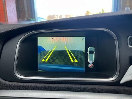 2015 Volvo V40 2015 VOLVO V40 D4 SE 2.0 AUTOMATIC / CRUISE CONTROL / REVERSE CAMERA / PADDLE SHIFTERS thumbnail