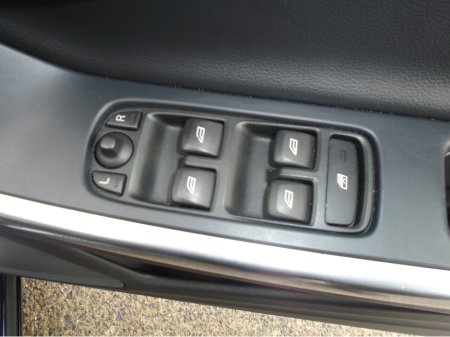 2017 Volvo S60 - thumbnail 16