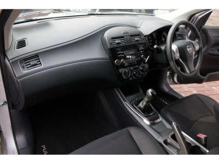 2018 Nissan Pulsar - thumbnail 19